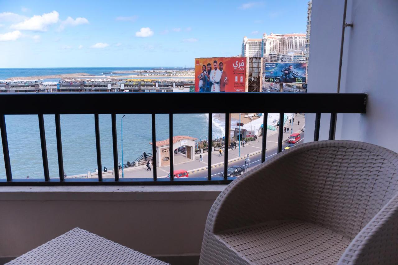 Gleem Luxury Elite Apartment